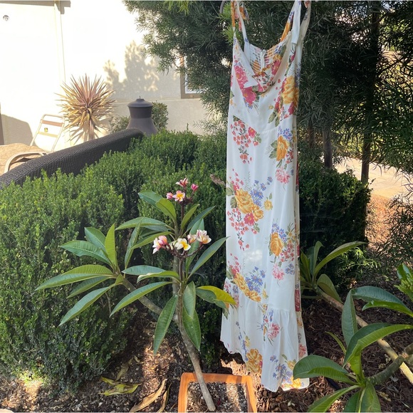 Reformation MIDI dress Size 12 (runs super small) - Picture 2 of 4